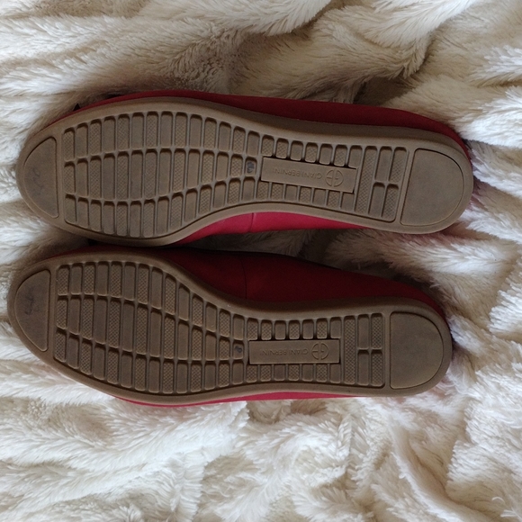 - GIANI BERNINI Red Flats Size 7.5 - Picture 6 of 7